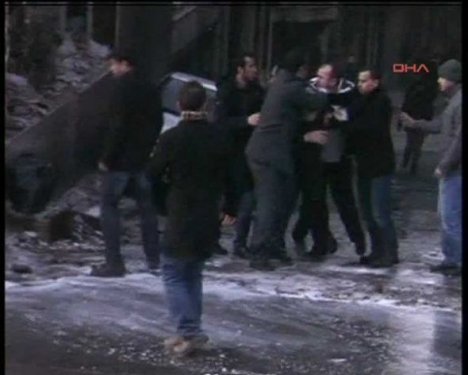 BDP'liler Taksim'i savaş alanına çevirdi