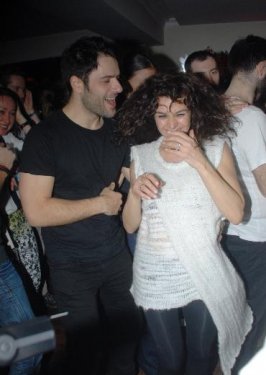 Çocuğu yaşındakilerle aşk yaşayan ünlüler