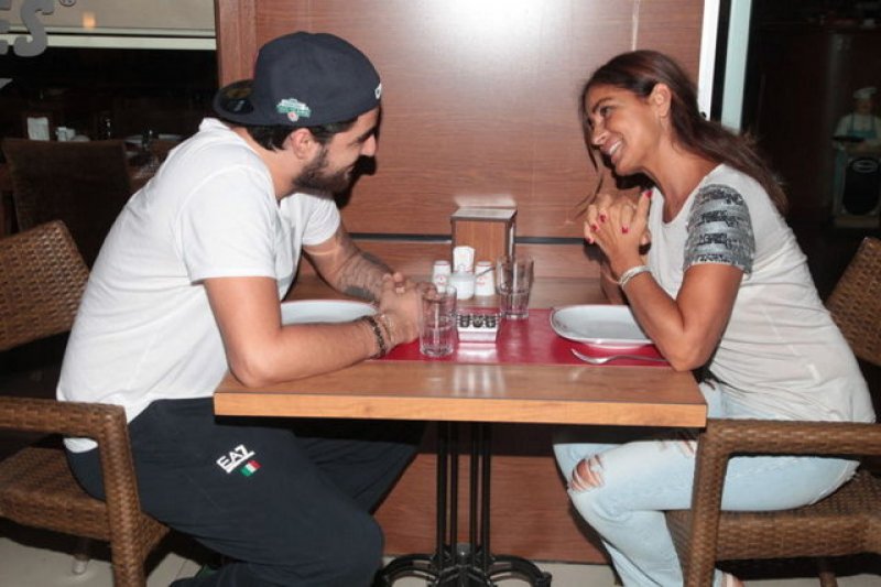 Derya Tuna İbrahim Tatlıses'in yanına gitti