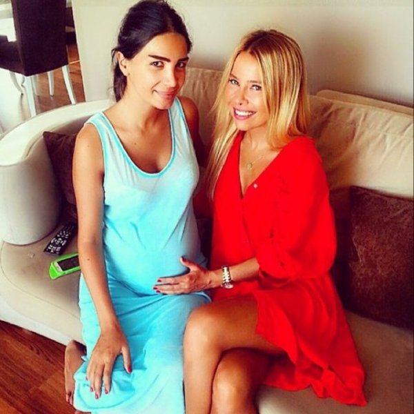 Ümit Erdim sevgilisiyle el ele