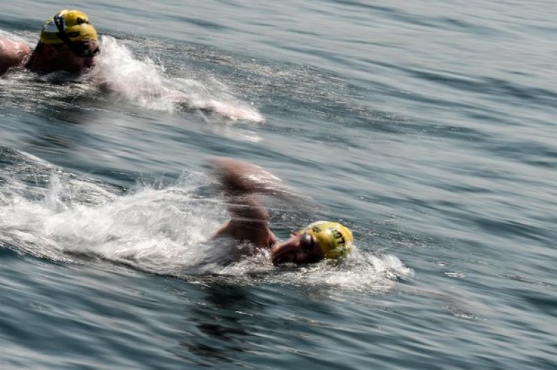İstanbul Boğazı'nda yüzme şöleni
