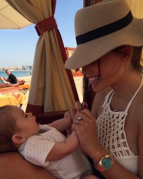 Yolanthe oğluyla bir örnek