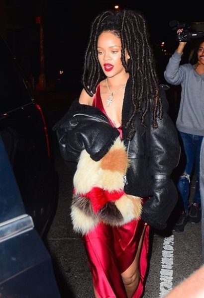 Rihanna'dan renkli saç modelleri 