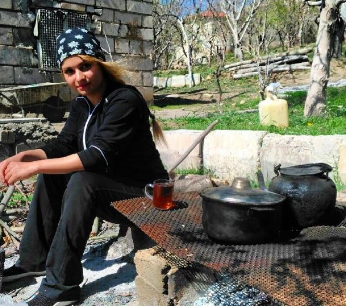 İranlı kadın motosikletçi yasakların kalkmasını istiyor