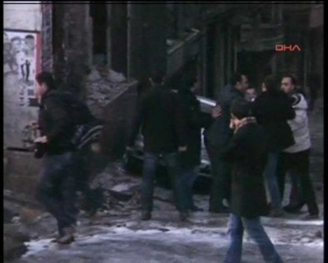 BDP'liler Taksim'i savaş alanına çevirdi