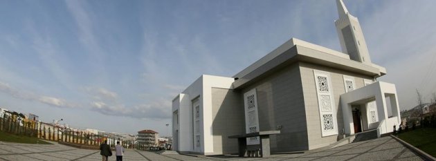 Kadın mimarın 10 yılda yaptığı cami görenleri mest etti