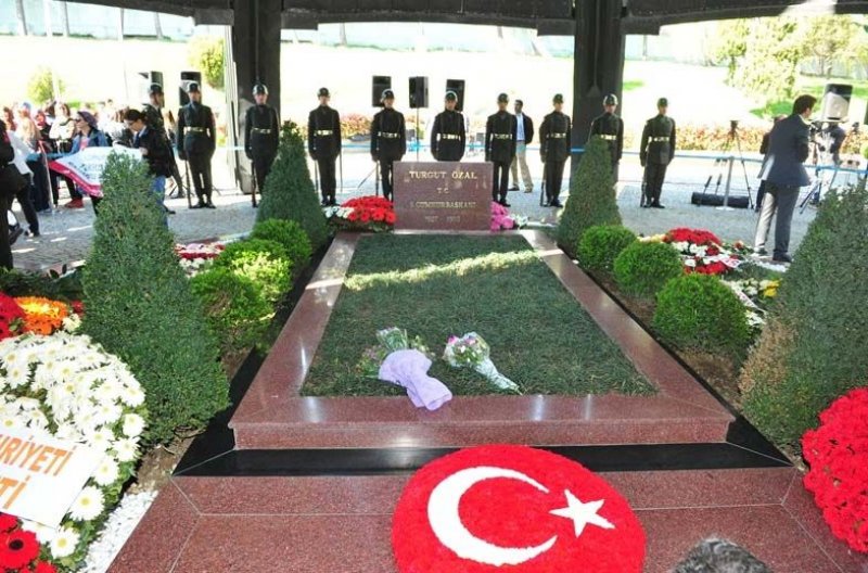 8.Cumhurbaşkanı Turgut Özal'ın 22'nci ölüm yıl dönümü
