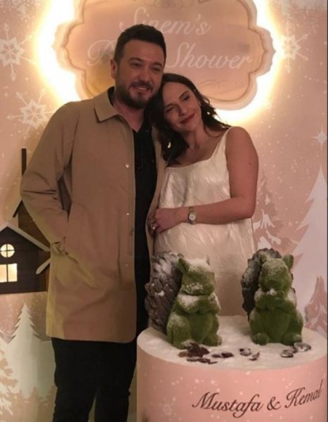 Sinem Öztürk baby shower partisi düzenledi 