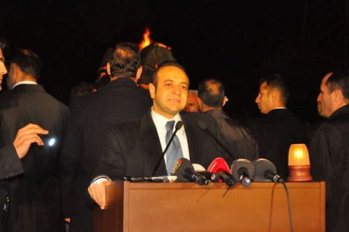 Egemen Bağış'a yumurtalı saldırı