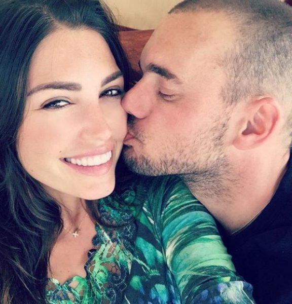 Sneijder oğlunun adını dövme yaptırdı