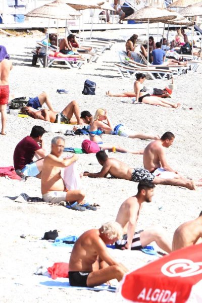 Kadın turiste rahatsız eden yakın markaj