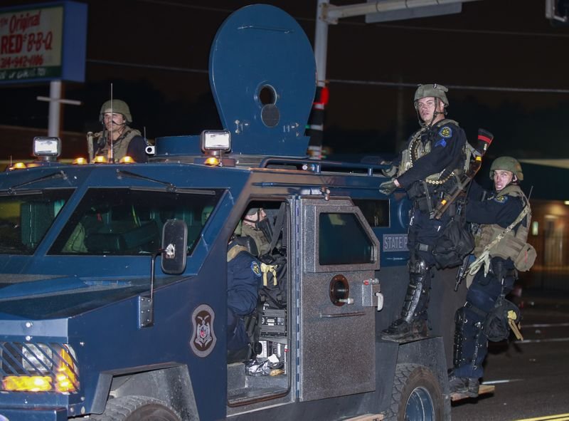 Amerika'da gözaltına alınan muhabirin fotoğrafladığı anlar
