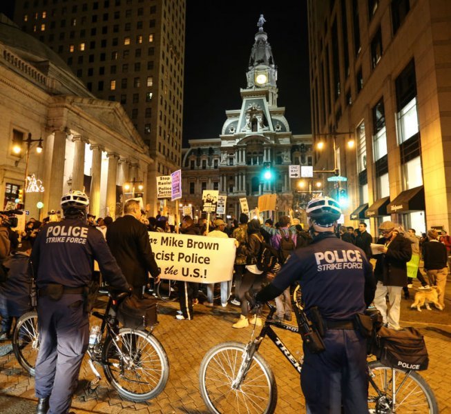ABD'de siyahi genci öldüren polis yargılanmayacak