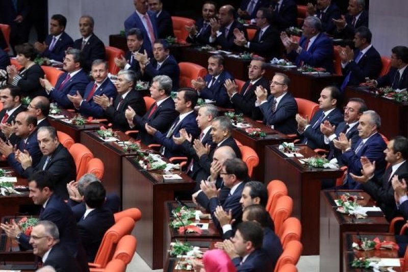 Meclis'te yemin töreni