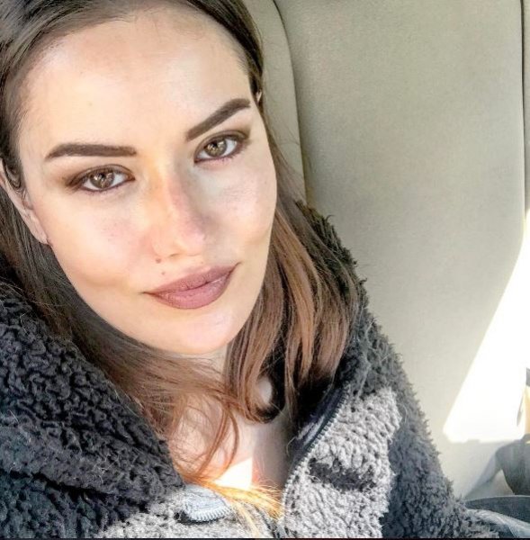 Özcan Deniz Fahriye'nin fotoğrafını beğendi