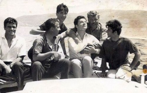 Bülent Ersoy ve Zeki Müren dudak dudağa