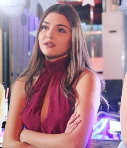 Hande Erçel'in Tayland tatili