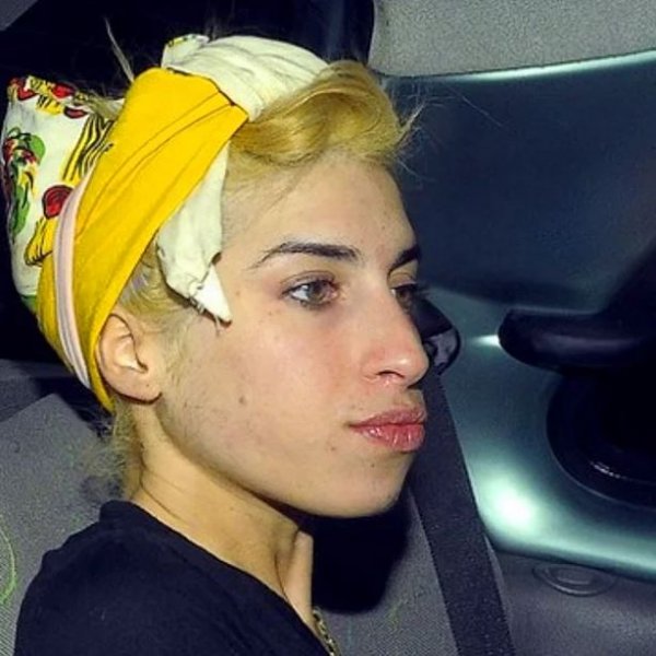 Sarışın olmaya heves edip hüsrana uğrayan 18 ünlü