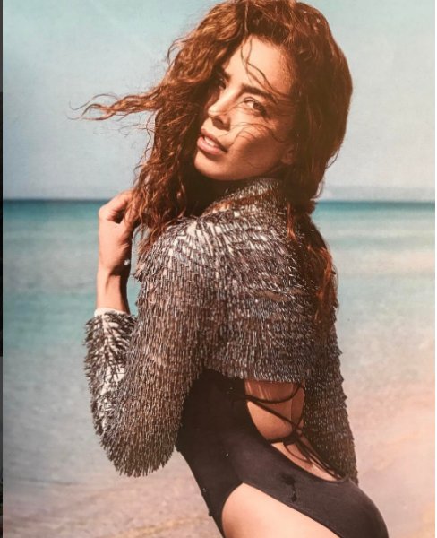 Azra Akın'dan mütevazı düğün 