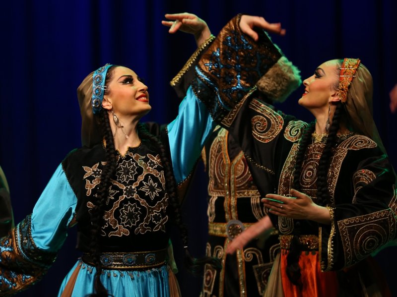 Lezginka Bursalıları coşturdu