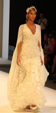 Çağla Şikel zamana meydan okuyan ünlülerden