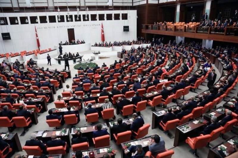 Meclis'te yemin töreni