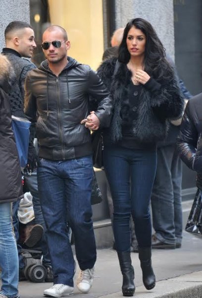 Sneijder oğlunun adını dövme yaptırdı