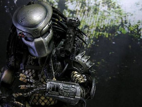 Maskelerin ardındaki gerçek yüzler