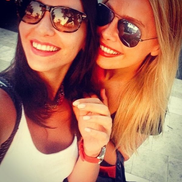 Ümit Erdim sevgilisiyle el ele