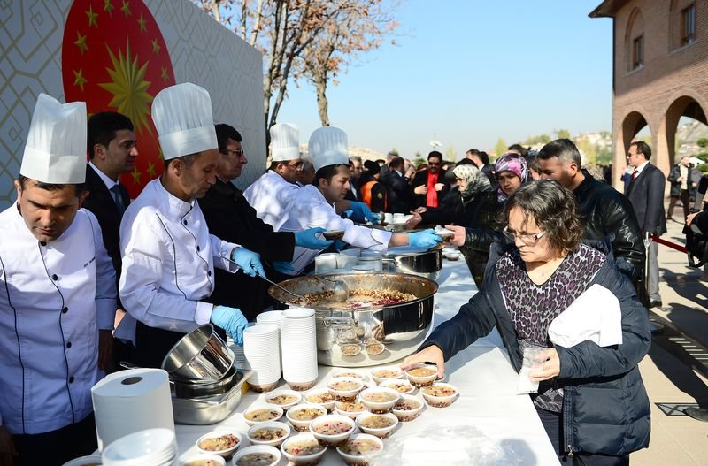 Cumhurbaşkanı Erdoğan'dan Mehmetçiğe aşure