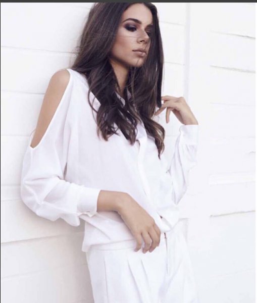 Defne Samyeli'nin kızı Deren Talu okulu bıraktı 