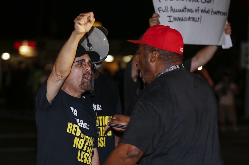 Amerika'da gözaltına alınan muhabirin fotoğrafladığı anlar