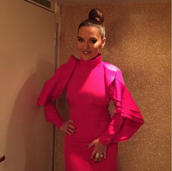 Demet Akalın zirveyi bırakmıyor 