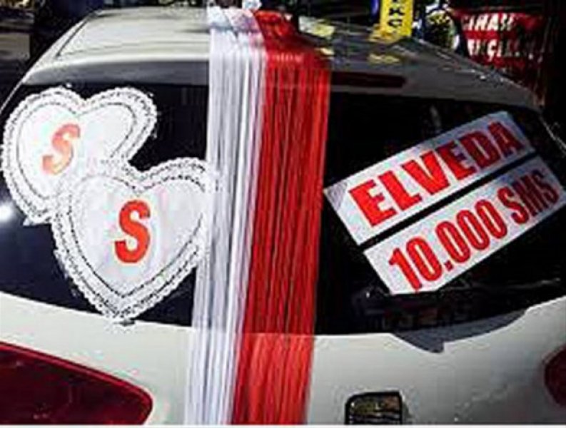 İlginç gelin arabası yazıları 