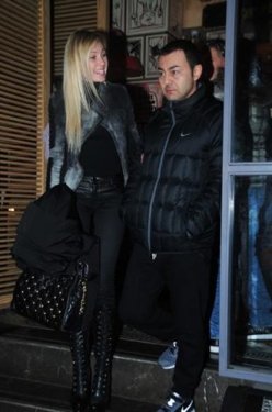 Çocuğu yaşındakilerle aşk yaşayan ünlüler