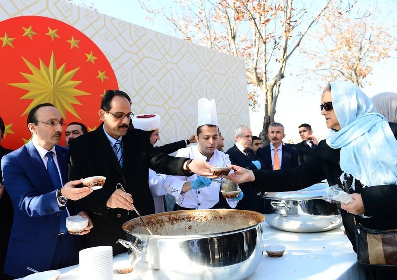 Cumhurbaşkanı Erdoğan'dan Mehmetçiğe aşure