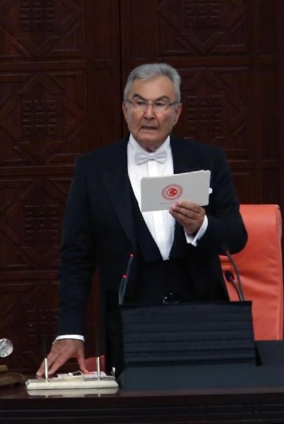 Meclis'te yemin töreni