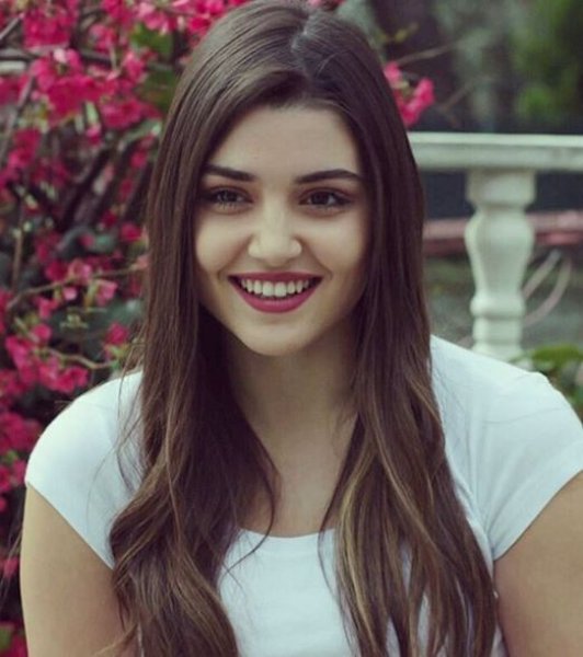 Hande Erçel'in Tayland tatili