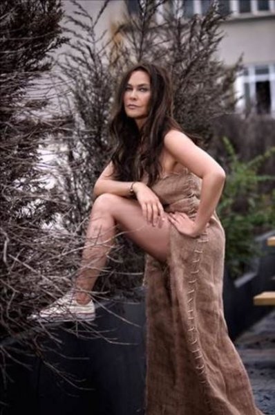 Dünden bugüne Hülya Avşar