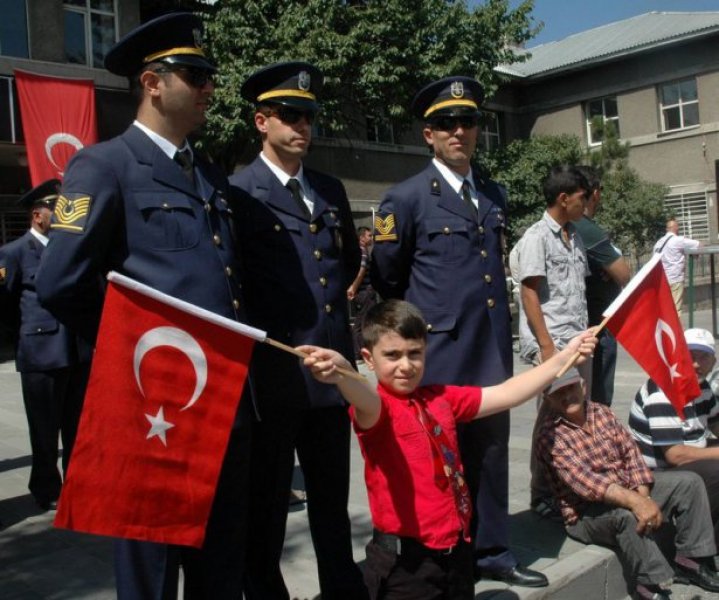 Yurt geneli'nden Zafer Bayramı kutlamaları