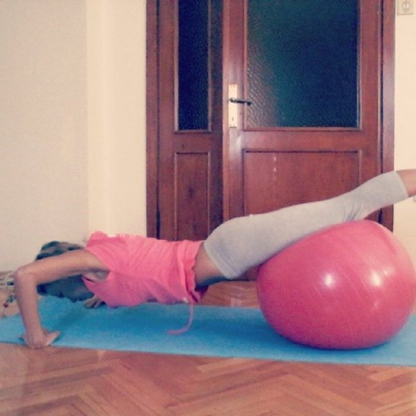 Ümit Erdim sevgilisiyle el ele