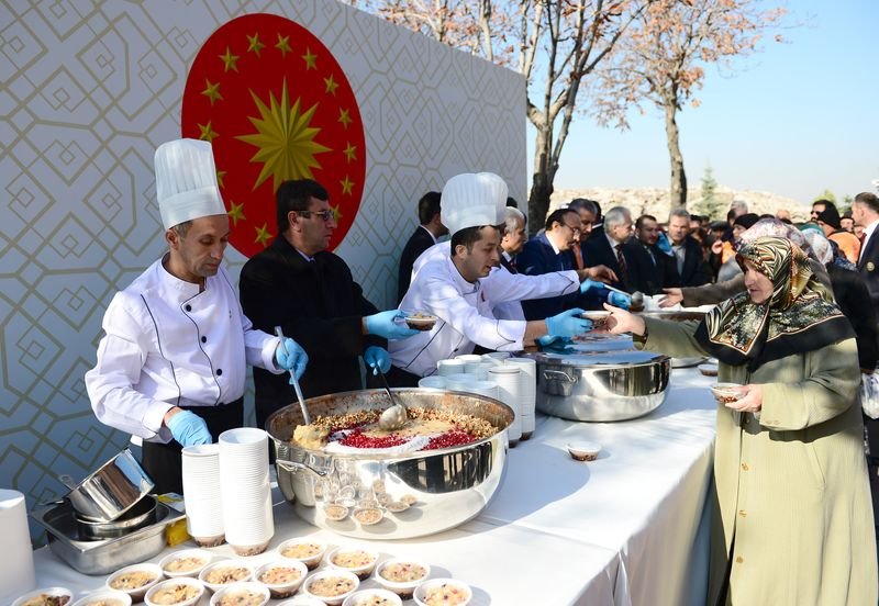 Cumhurbaşkanı Erdoğan'dan Mehmetçiğe aşure