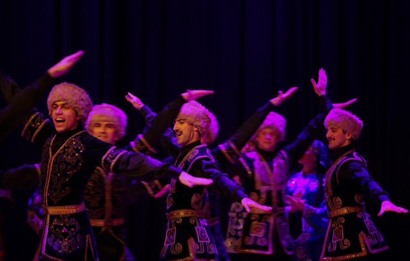 Lezginka Bursalıları coşturdu