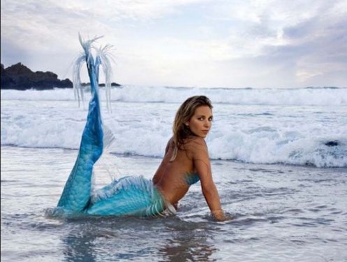 Hannah kendini deniz kızı sanıyor