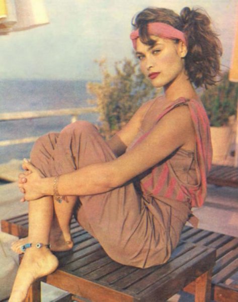 Hülya Avşar 35 yıldır gündemde 