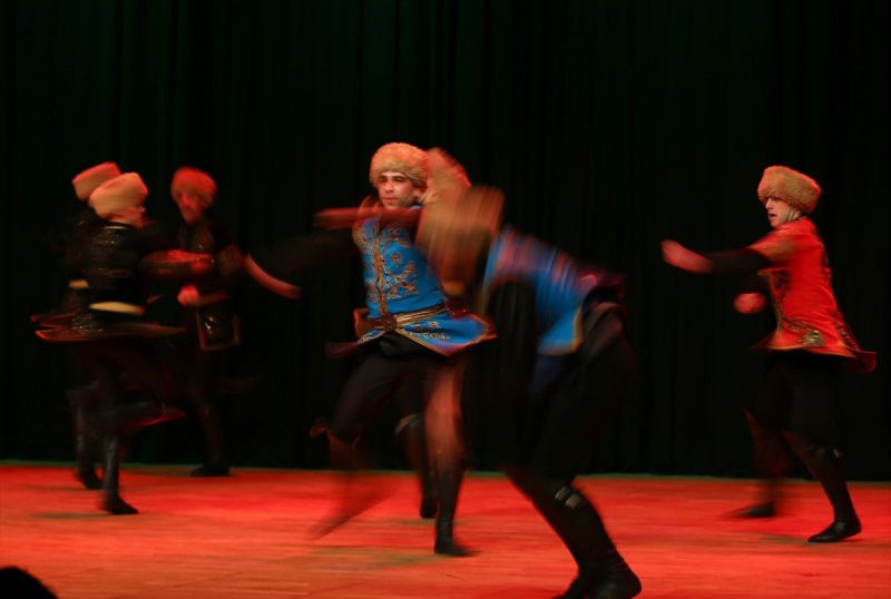 Lezginka Bursalıları coşturdu