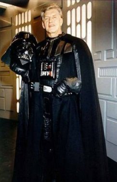 Maskelerin ardındaki gerçek yüzler