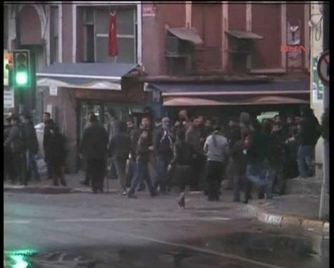 BDP'liler Taksim'i savaş alanına çevirdi