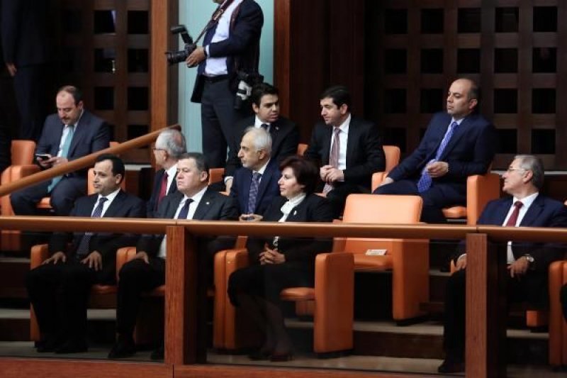 Meclis'te yemin töreni