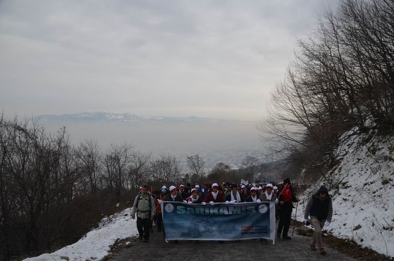 Uludağ'da pistler acemi kayakçılarla doldu